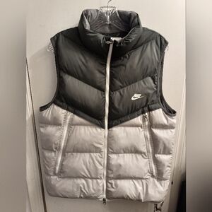 Nike Men's M Storm-Fit Windrunner Puffer Vest